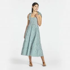 Maxwell & Geraldine Wear The Brooke