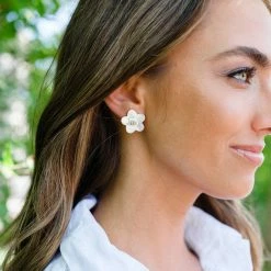 ASHA ACCESSORIES Azalea Stacked Stud - WT