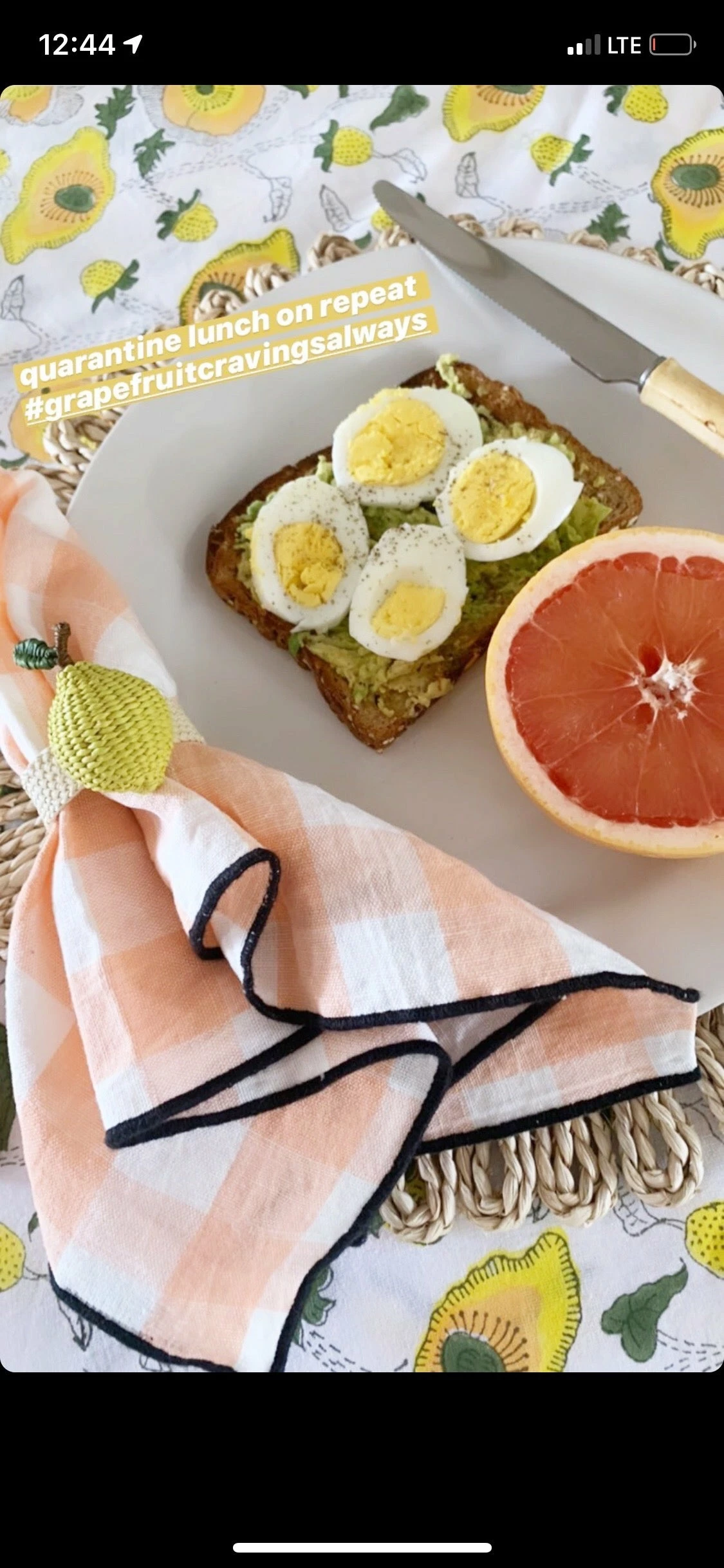 Maison De Vacances Gingham Napkin, Blush/Noir 3 Maison De Vacances Gingham Napkin, Blush/Noir