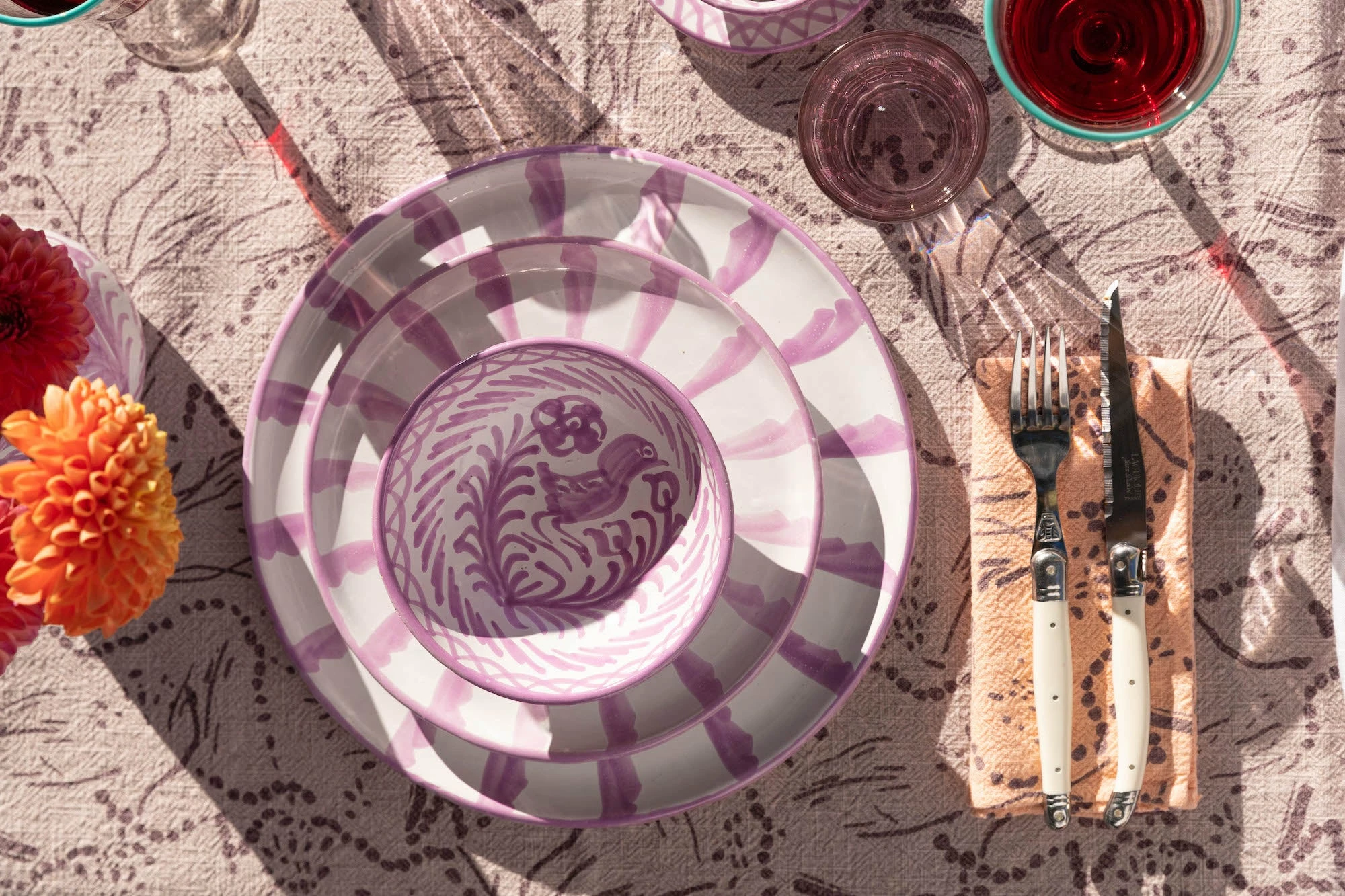 Pomelo Casa Casa Lila Salad Plate With Candy Cane Stripes Live 7 Pomelo Casa Casa Lila Salad Plate With Candy Cane Stripes Live