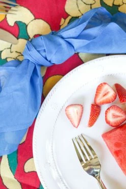 Juliska Live Berry & Thread Whitewash Melamine Dinner Plate