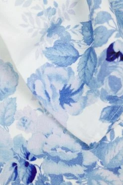 Only On The Avenue Live Avenue Floral Tablecloth, Blue