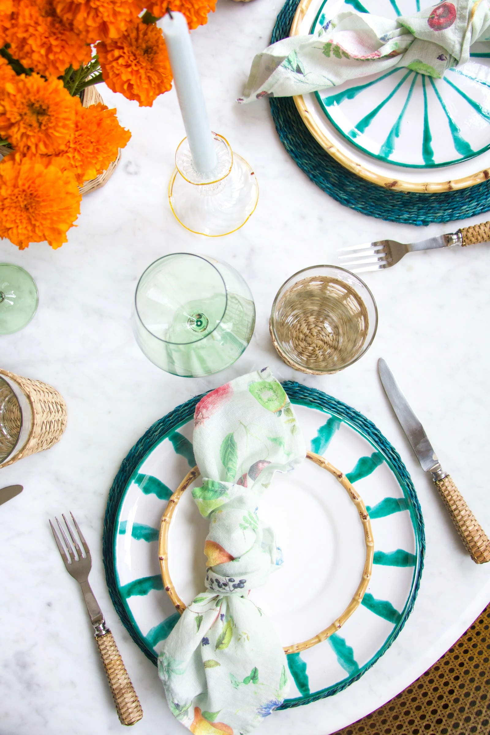 Pomelo Casa Live Casa Verde Dinner Plate With Candy Cane Stripes 8 Pomelo Casa Live Casa Verde Dinner Plate With Candy Cane Stripes