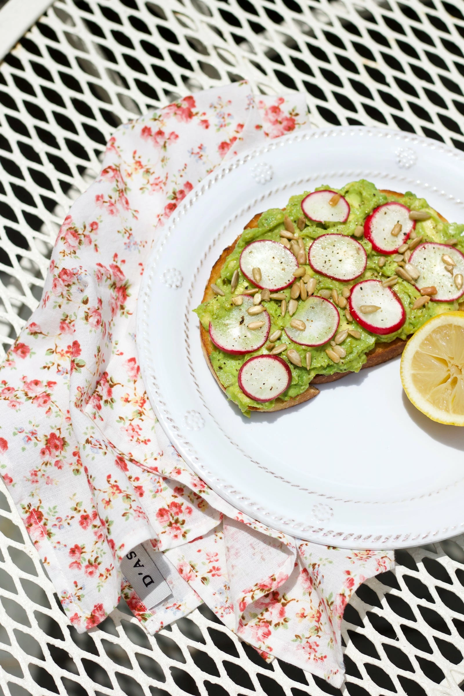 Juliska Berry & Thread Whitewash Melamine Dessert/Salad Plate Live 2 Juliska Berry & Thread Whitewash Melamine Dessert/Salad Plate Live