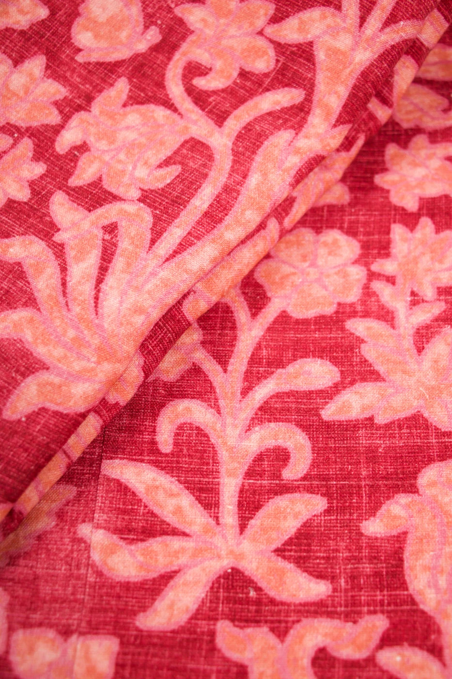 D'Ascoli Haveli Tablecloth, Red Live 4 D'Ascoli Haveli Tablecloth, Red Live