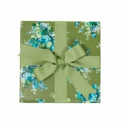 Only On The Avenue Farmhouse Floral Gift Wrap