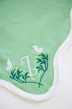 Fenwick Fields Linen Scalloped Square, Garden Green Live