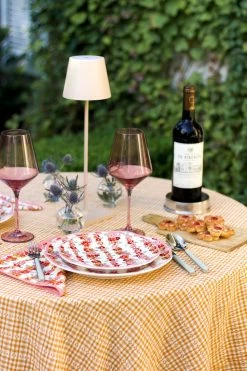 Loretta Caponi Dinner Plate, Garland On Cream Live