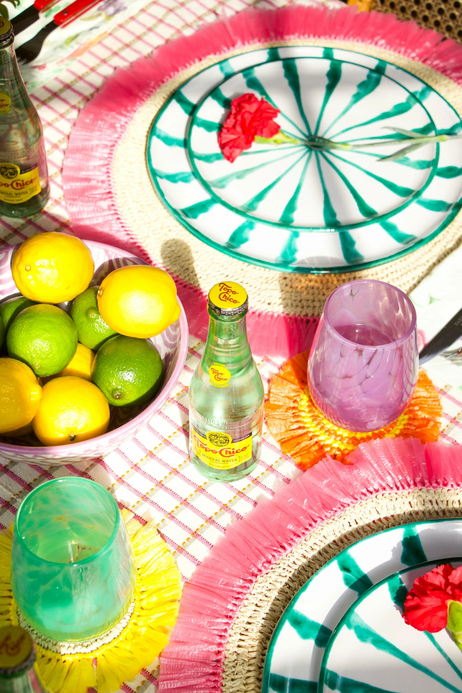 Pomelo Casa Live Casa Verde Dinner Plate With Candy Cane Stripes 3 Pomelo Casa Live Casa Verde Dinner Plate With Candy Cane Stripes