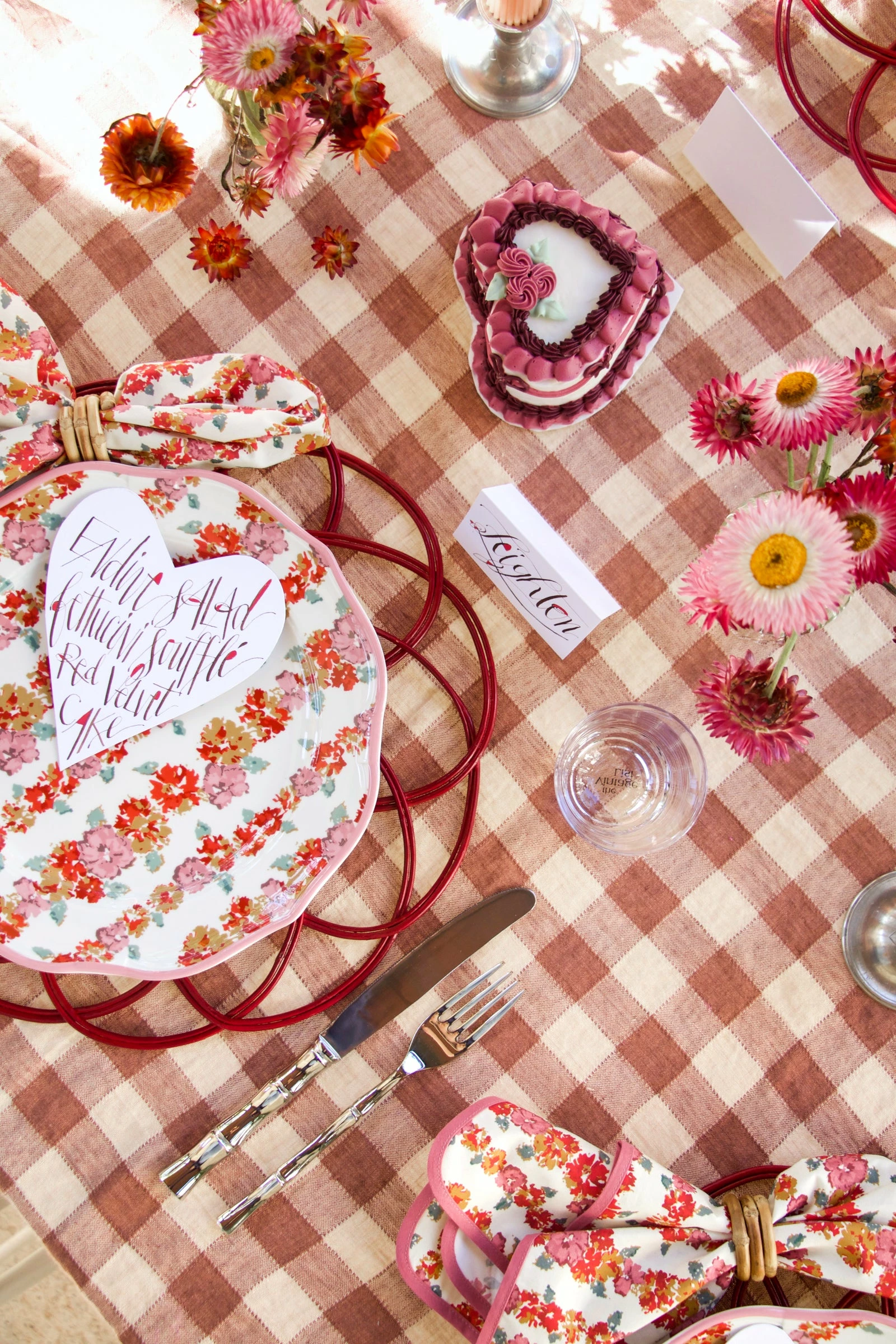 Loretta Caponi Garland On Cream Napkin 6 Loretta Caponi Garland On Cream Napkin