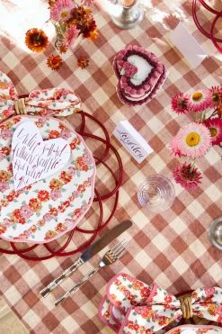 Loretta Caponi Dinner Plate, Garland On Cream Live