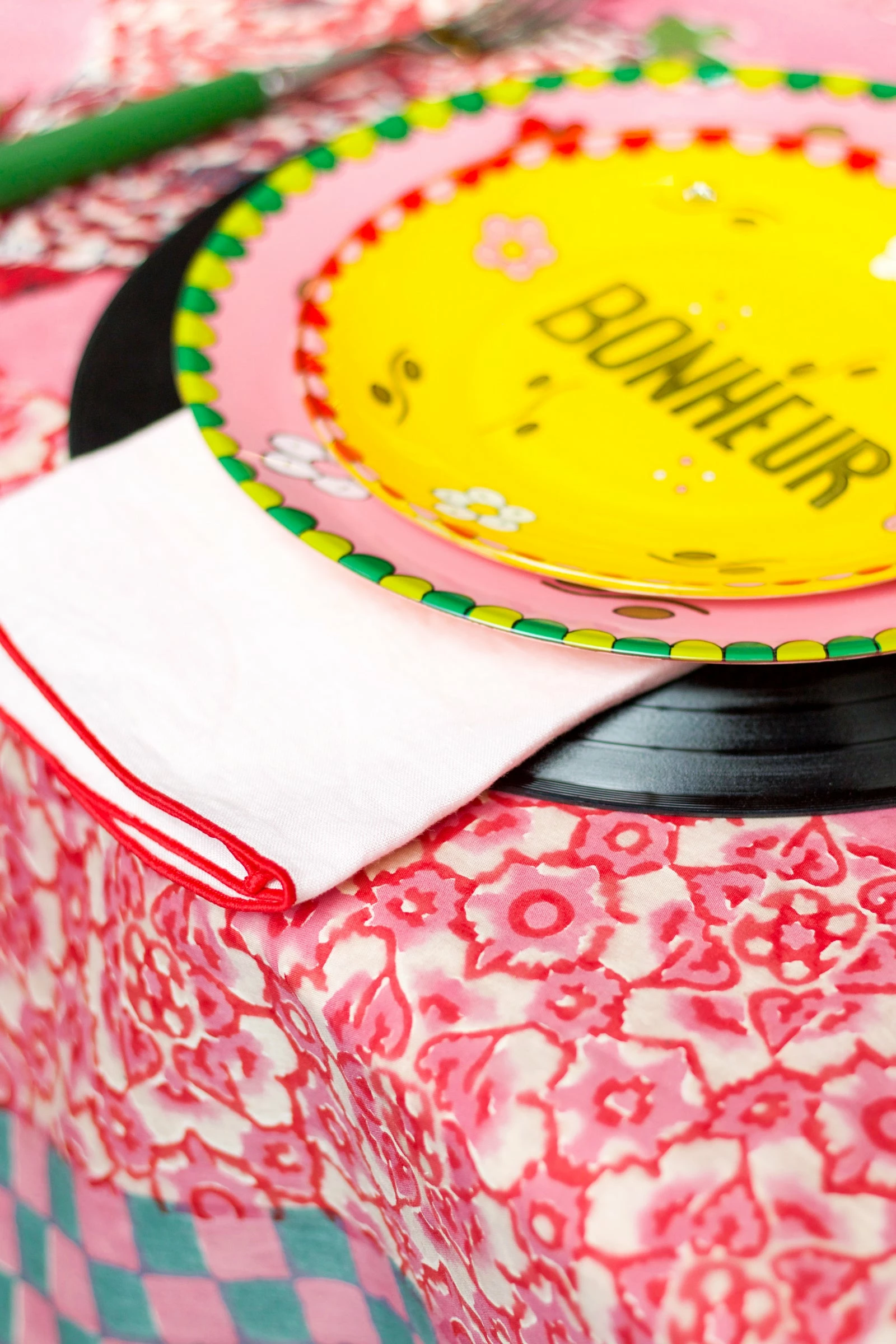 Only On The Avenue Live Bonheur Painted Dinner Plate, Pink 4 Only On The Avenue Live Bonheur Painted Dinner Plate, Pink