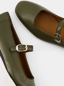 Le Monde Béryl Wear Mary Jane In Jungle Green Leather