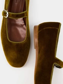 Le Monde Béryl Mary Jane In Tobacco Velvet