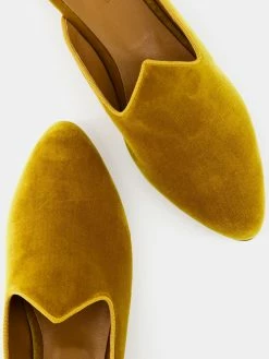 Le Monde Béryl Venetian Mule In Gold Velvet 5 Le Monde Béryl Venetian Mule In Gold Velvet
