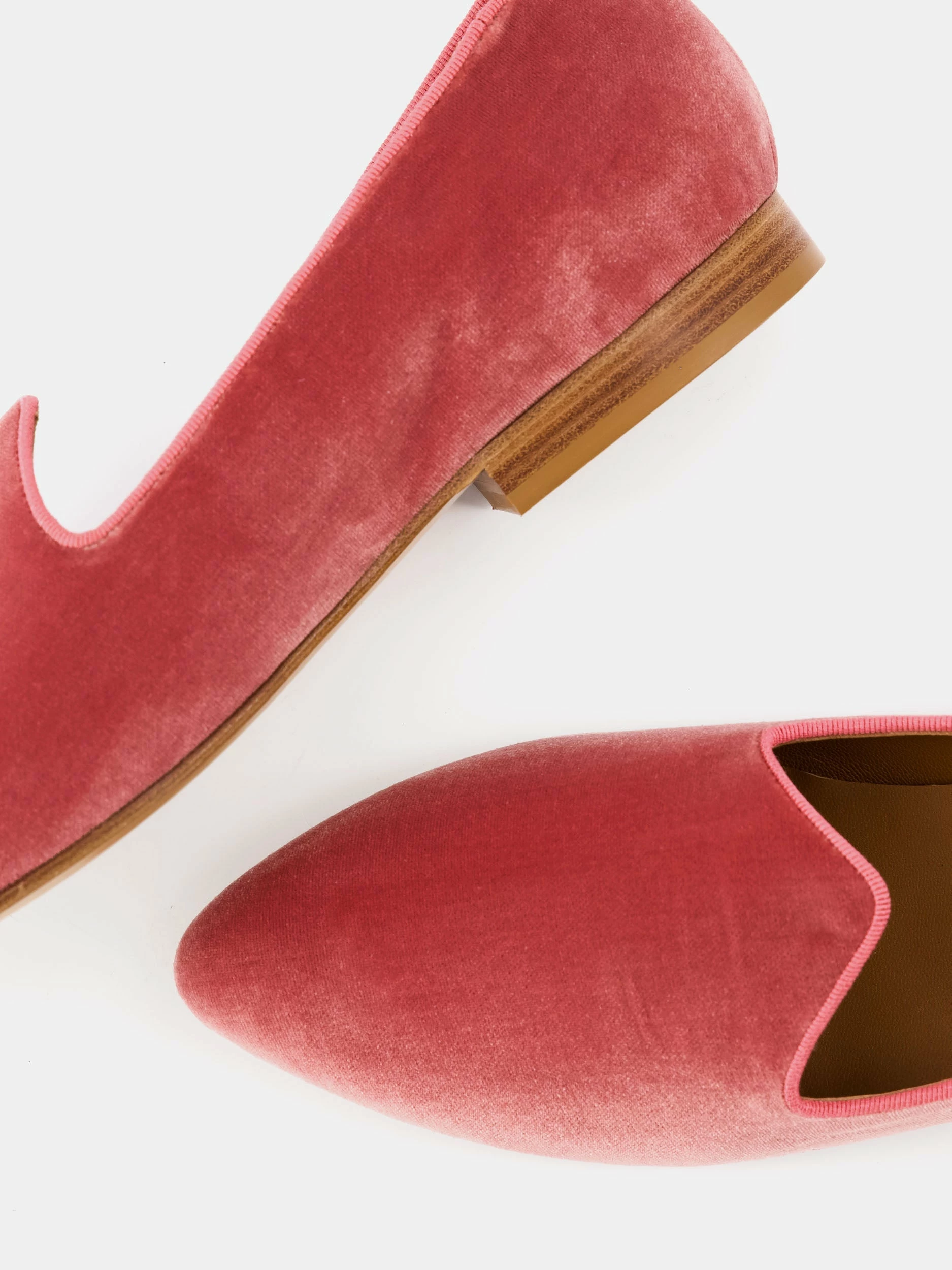 Le Monde Béryl Venetian Slipper In Pink Velvet Wear 3 Le Monde Béryl Venetian Slipper In Pink Velvet Wear